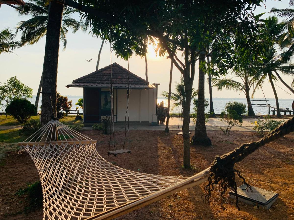 Kallanchery Retreat Kochi Extérieur photo